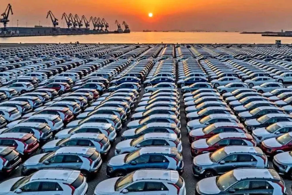 شرایط و نحوه واردات خودرو برای ایرانیان مقیم خارج – ابلاغیه جدید سال ۱۴۰۴